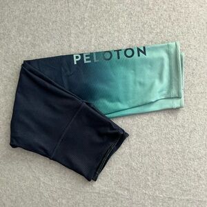Peloton Gradient Leggings - Black and Green